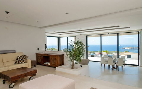Villa Lola: Meubilair, Interieur Ontwerp, Tafel, Hout, Verdieping, Flooring, Plafond, Stoel, Woonkamer, Bankstel