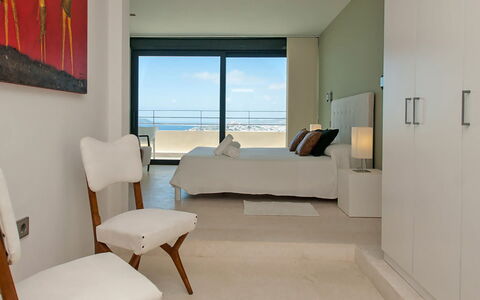 Villa Lola: Meubilair, Interieur Ontwerp, Verdieping, Hout, Flooring, Stoel, Kamer, Appartement, Plafond, Zee