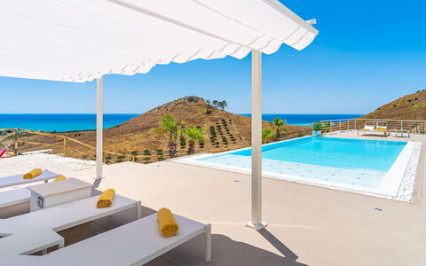 Villa Montallegro: Meubilair, Zwembad, Toevlucht, Stoel, Eco Hotel, Schaduw, Buitenmeubels, Outdoor Structuur, Villa, Hotel