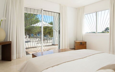 Villa Jondal: Meubilair, Interieur Ontwerp, Verdieping, Flooring, Textiel, Slaapkamer, Huis, Bed, Raambekleding, Plafond
