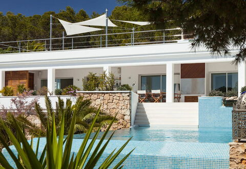 Villa Jondal: Zwembad, Meubilair, Toevlucht, Buitenmeubels, Stoel, Schaduw, Verdieping, Eco Hotel, Paraplu, Hotel