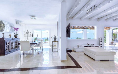 Villa Angelic: Flooring, Interieur Ontwerp, Verdieping, Meubilair, Plafond, Woonkamer, Tafel, Bankstel, Huis, Stoel