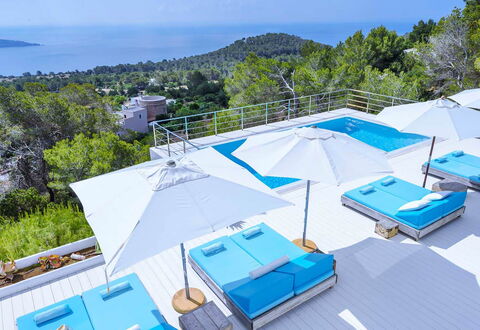 Villa Angelic: Blauw, Zwembad, Toevlucht, Buitenmeubels, Ligstoel, Vrije Tijd, Eco Hotel, Paraplu, Hotel, Villa