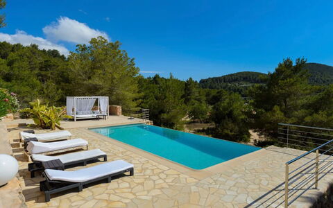 Villa Curiosity: Blauw, Water, Zwembad, Buitenmeubels, Toevlucht, Schaduw, Tropen, Eco Hotel, Ligstoel, Flagstone