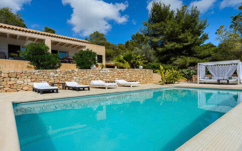 Villa Curiosity: Blauw, Zwembad, Toevlucht, Buitenmeubels, Tropen, Eco Hotel, Ligstoel, Schaduw, Thermae, Hotel