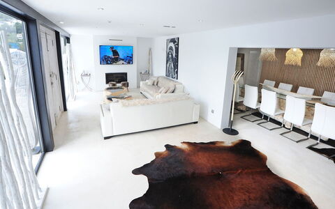 Villa Seahorse: Interieur Ontwerp, Meubilair, Flooring, Verdieping, Plafond, Kamer, Verlichting, Bankstel, Woonkamer, Appartement