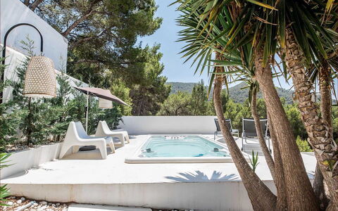 Villa Seahorse: Zwembad, Buitenmeubels, Toevlucht, Schaduw, Eco Hotel, Ligstoel, Stoel, Landscaping, Villa, Ontwerp