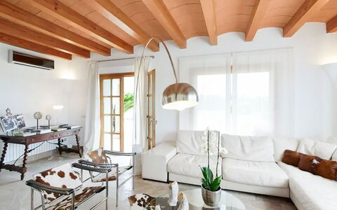Villa Higo: Meubilair, Interieur Ontwerp, Flooring, Muur, Verdieping, Bankstel, Hout, Woonkamer, Huis, Plafond