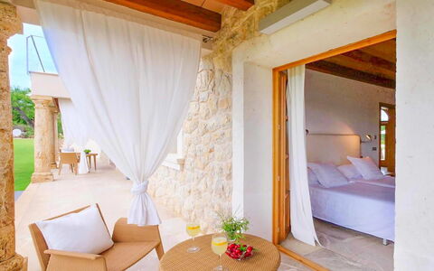 Villa Higo: Meubilair, Interieur Ontwerp, Toevlucht, Flooring, Verdieping, Stoel, Beits, Zwembad, Schaduw, Eco Hotel