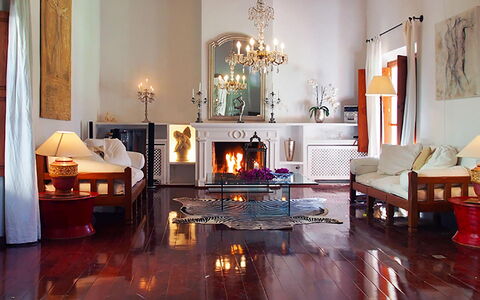 Villa Peacock: Meubilair, Interieur Ontwerp, Flooring, Muur, Verdieping, Hout, Woonkamer, Houten Vloer, Verlichting, Huis
