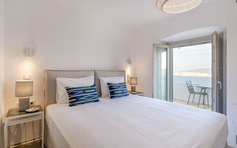 Villa Vesper: Zee, Linens, Slaapkamer, Kussen Gooien, Hoofdkussen, Hotel, Bedding, Bed, Lamp, Balkon