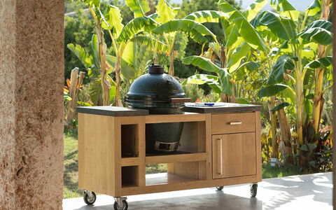 Villa Vineyard: Toestel Van De Keuken, Keuken, Huishoudapparatuur, Countertop, Voedsel, Fornuis, Kamerplant, Stoel, Beits, Buitenmeubels
