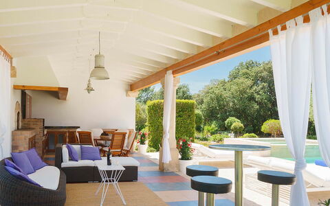 Villa Serafino: Meubilair, Buitenmeubels, Stoel, Interieur Ontwerp, Tafel, Flooring, Verdieping, Toevlucht, Verlichting, Zwembad