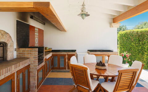 Villa Serafino: Meubilair, Hout, Interieur Ontwerp, Flooring, Stoel, Tafel, Keuken, Verdieping, Plafond, Countertop