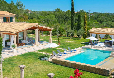Villa Serafino: Zwembad, Landgoed, Toevlucht, Buitenmeubels, Villa, Schaduw, Hacienda, Paraplu, Landscaping, Vrije Tijd