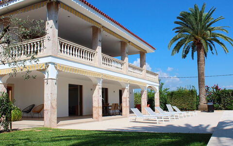 Villa Acapulco: Architectuur, Huis, Woongebied, Landgoed, Balkon, Herenhuis, Kolom, Schaduw, Villa, Hacienda