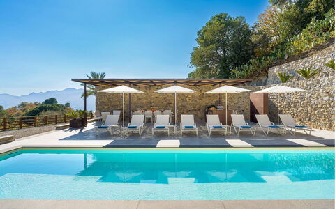 Villa Zafferano: Zwembad, Buitenmeubels, Toevlucht, Eco Hotel, Paraplu, Ligstoel, Stoel, Schaduw, Vrije Tijd, Hotel