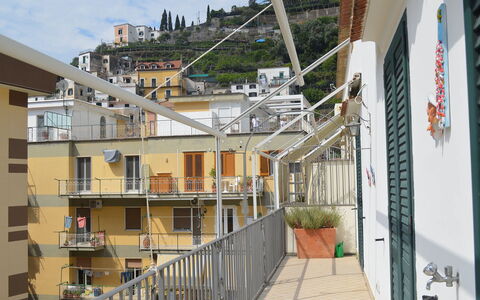 Casa Minori: Appartement, Buurt, Woongebied, Balkon, Stedelijk Ontwerp, Samengesteld Materiaal, Condominium, Leuning, Daylighting