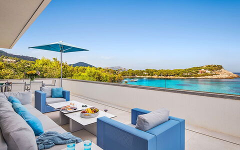 Villa Fullmoon: Blauw, Toevlucht, Buitenmeubels, Zwembad, Eco Hotel, Schaduw, Hotel, Stoel, Tropen, Caribbean