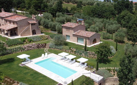 Villa Ripa: Landgoed, Struik, Tuin, Huis, Zwembad, Landscaping, Boerderij, Villa, Toevlucht, Backyard