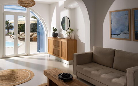 Villa Athella: Meubilair, Interieur Ontwerp, Flooring, Hout, Verdieping, Tafel, Bankstel, Verlichting, Woonkamer, Kamer
