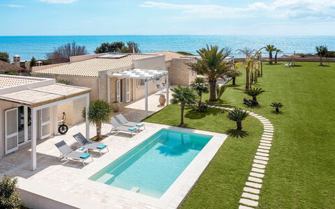 Villa Doddi: Zwembad, Toevlucht, Landgoed, Eco Hotel, Villa, Schaduw, Herenhuis, Vrije Tijd, Buitenmeubels
