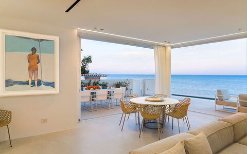 Villa Confini: Meubilair, Verdieping, Interieur Ontwerp, Zee, Appartement, Stoel, Oceaan, Toevlucht, Kust, Schaduw