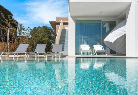 Villa Confini: Zwembad, Buitenmeubels, Toevlucht, Ligstoel, Hotel, Eco Hotel, Villa, Badplaats