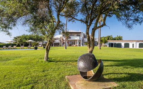 Villa Golf: Blauw, Plain, Gazon, Landgoed, Schaduw, Tuin, Park, Landscaping, Herenhuis, Werf
