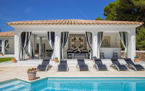 Villa Mosaic: Zwembad, Toevlucht, Landgoed, Buitenmeubels, Villa, Herenhuis, Stoel, Outdoor Structuur, Eco Hotel, Hacienda