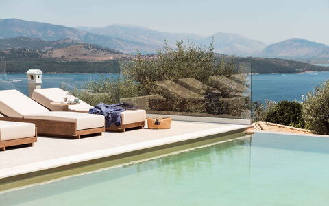 Villa Senia: Toevlucht, Zwembad, Schaduw, Eco Hotel, Kust, Buitenmeubels, Stoel, Tropen, Balkon