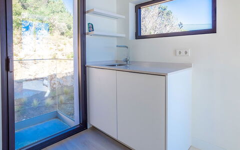 Villa Mirante: Interieur Ontwerp, Huis, Glas, Kamer, Loodgieterswerkinrichting, Countertop, Beits, Wastafel, Kraan, Hardwood