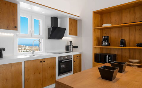 Villa Osiride: Cabinetry, Countertop, Keuken, Meubilair, Kast, Toestel Van De Keuken, Beits, Huishoudapparatuur, Multiplex, Lade