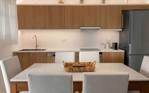 Mykonos Pool House 4: Meubilair, Interieur Ontwerp, Flooring, Hout, Keuken, Countertop, Tafel, Verdieping, Keuken En Eettafel, Cabinetry