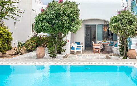 Mykonos Pool House 4: Zwembad, Bloempot, Toevlucht, Kamerplant, Vrije Tijd, Buitenmeubels, Landgoed, Eco Hotel, Landscaping, Binnenplaats