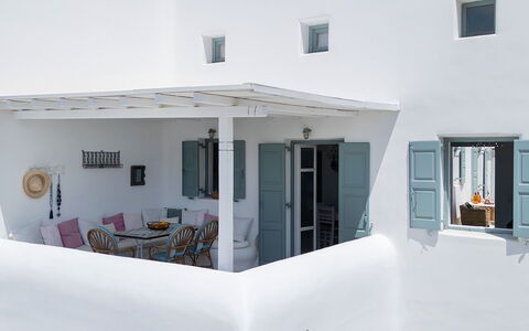 Mykonos Pool House 7: Huis, Architectuur, Woongebied, Appartement, Landgoed, Balkon, Bloempot, Kamerplant, Schaduw, Villa