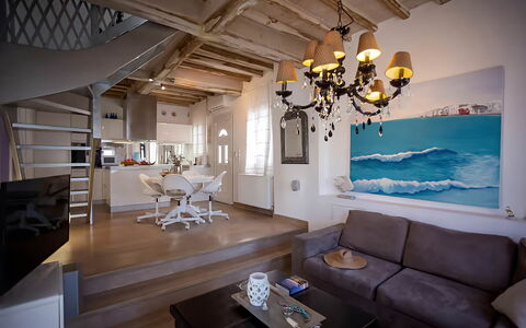 Mykonos Pool House 8: Meubilair, Interieur Ontwerp, Flooring, Bankstel, Verdieping, Hout, Kamer, Woonkamer, Appartement, Plafond