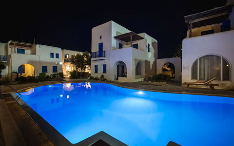 Mykonos Pool House 9: Blauw, Zwembad, Toevlucht, Buitenmeubels, Ligstoel, Hotel, Landgoed, Eco Hotel, Villa, Badplaats