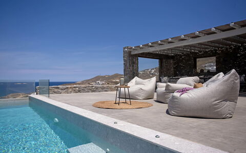 Villa Cornelia 2: Zwembad, Buitenmeubels, Samengesteld Materiaal, Toevlucht, Vrije Tijd, Schaduw, Villa, Ligstoel, Hotel