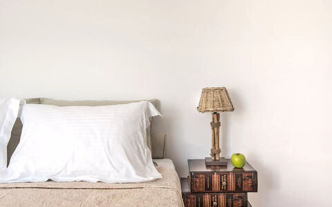 Villa Sean: Meubilair, Slaapkamer, Bed, Interieur Ontwerp, Linens, Bedding, Laken, Textiel, Kamer, Kussen Gooien