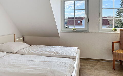 Ferienhaus Nordstern: Slaapkamer, Bed, Bedding, Laken, Bed Frame, Appartement, Linens, Matras, Hoofdkussen, Hotel
