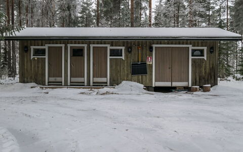 Luhtalemmikki: Bed, Meubilair, Slaapkamer, Interieur Ontwerp, Bedding, Laken, Flooring, Hout, Verdieping, Kamer