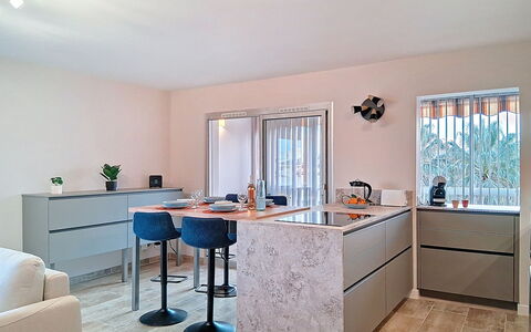 L'Astrolabe: Schaduw, Veranda, Balkon, Hek, Leuning, Outdoor Structuur