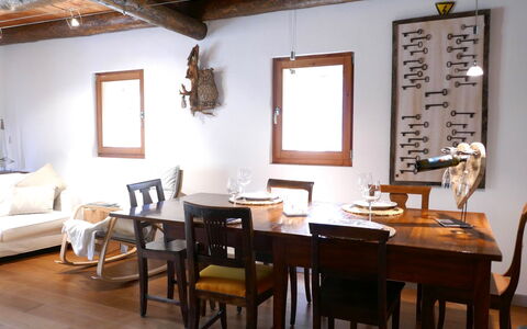 Rustico Raslina: Meubilair, Interieur Ontwerp, Flooring, Verdieping, Tafel, Muur, Stoel, Hout, Eetkamer, Keuken En Eettafel