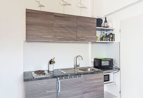 Münchenverliebt: Interieur Ontwerp, Keuken, Flooring, Meubilair, Cabinetry, Verdieping, Countertop, Gootsteen, Toestel Van De Keuken, Major Appliance