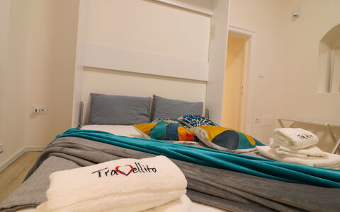 Penelope'S House Centro Storico: Meubilair, Interieur Ontwerp, Flooring, Verdieping, Slaapkamer, Hout, Kamer, Textiel, Plafond, Bed