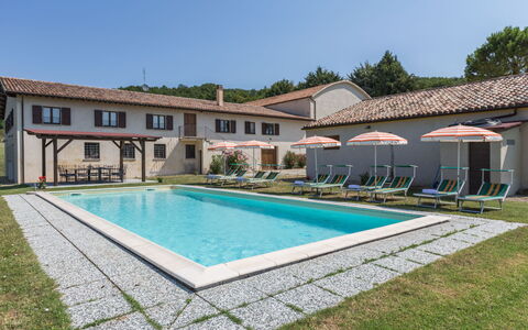 Villa Felice, Private Pool and Hills: Landgoed, Hacienda, Gazon, Toevlucht, Binnenplaats, Villa, Werf, Boerderij, Zwembad, Hotel