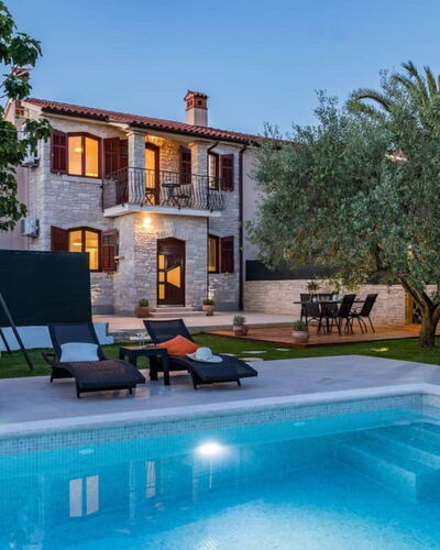 Villa Pietra: Zee, Oceaan, Kust, Zonlicht, Schaduw, Avond, Balkon, Luifel, Strand, Schaduw