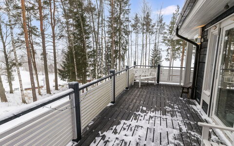Villa Kökköharju: Hout, Winter, Dek, Leuning, Sneeuw, Freezing, Balkon, Hek, Hardwood, Veranda