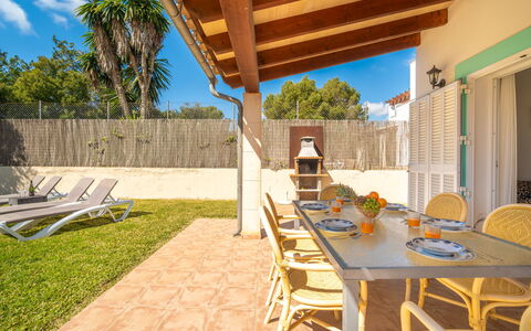 Cala Murada 102: Meubilair, Schaduw, Huis, Buitenmeubels, Stoel, Landgoed, Tuin, Backyard, Eco Hotel, Landscaping